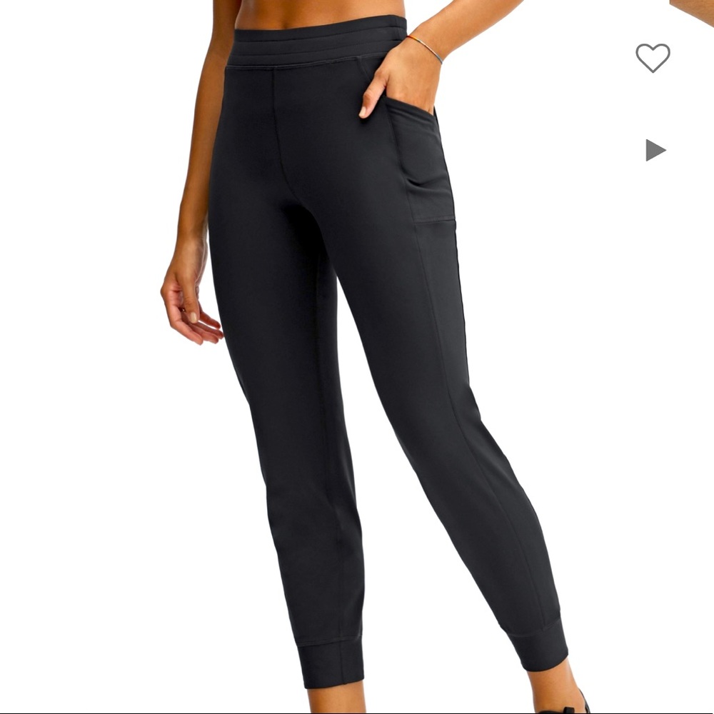 New Fabletics Cold Weather Joggers 🏃🏽‍♀️